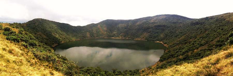 From Kigali: Bisoke Summit Trek, Crater Lake 1 Day Safari - The 4:30 AM Start from Kigali