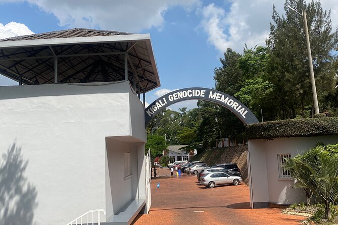 Kigali City Tour with a Local Guide and Driver - Choose Kigali and Niyo: two different art stops