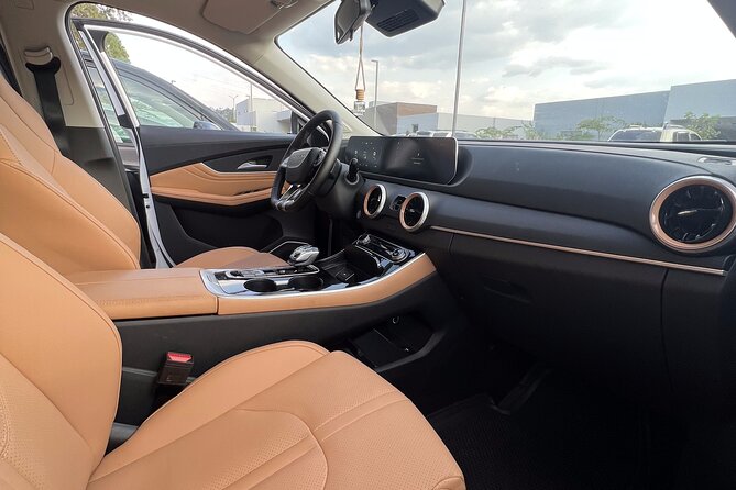 Kigali Intl Airport (KGL) - Private Luxury Roundtrip Transfer - Who should book this airport transfer?