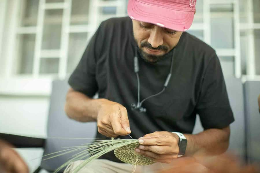 Kigali: Traditional Basket Weaving in a Garden - Learning the first pattern with your own hands