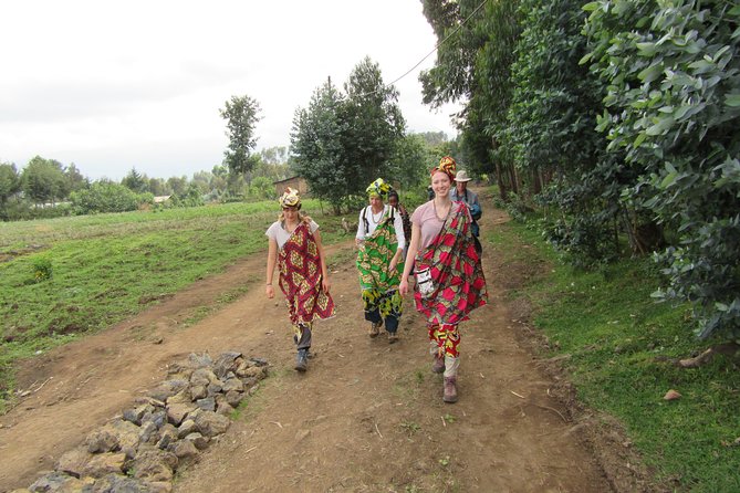 Scenic walk around volcanoes - Village Paths and Everyday Rwandan Life